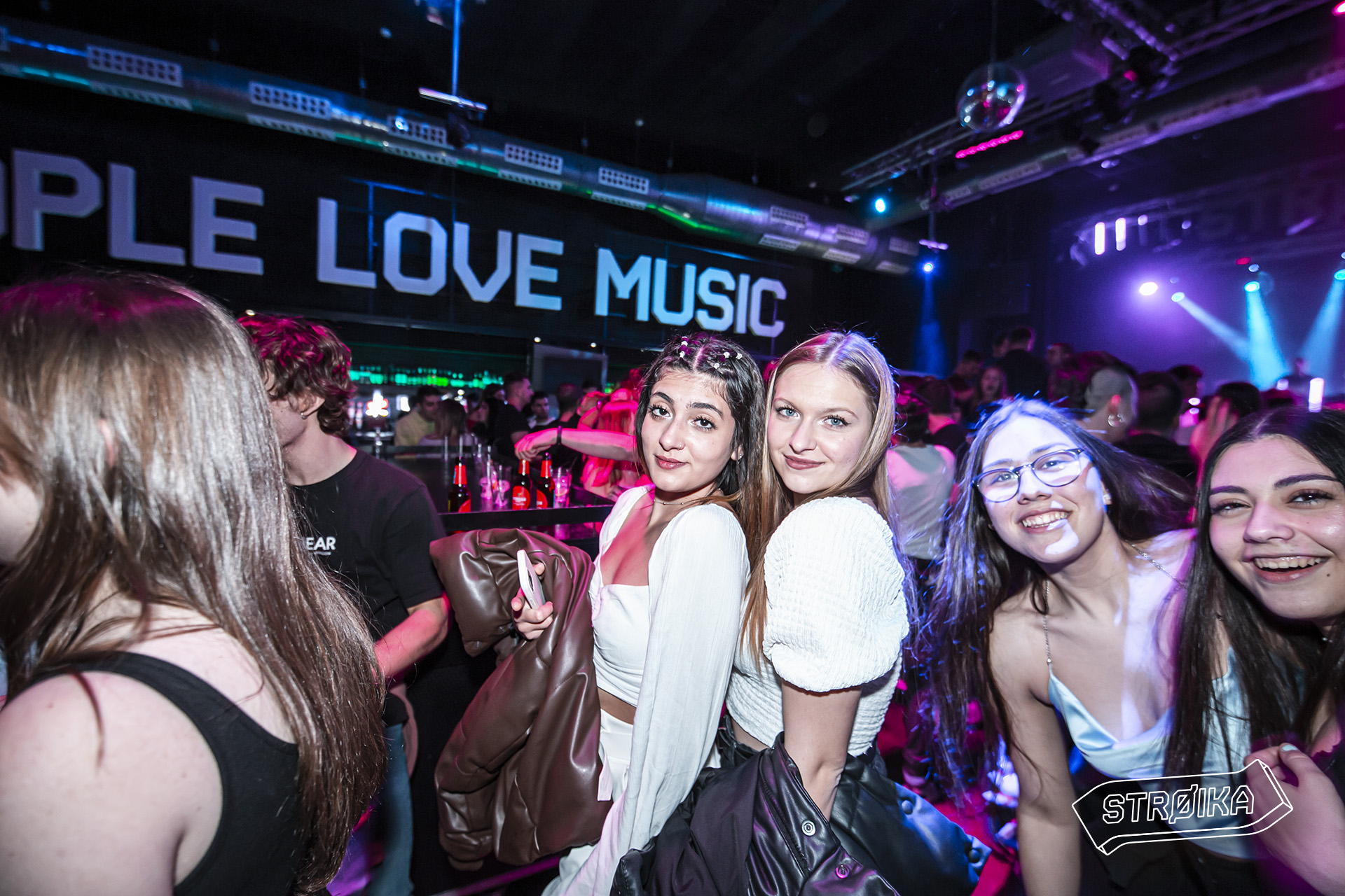 01-02 STROIKASESSIONS 010